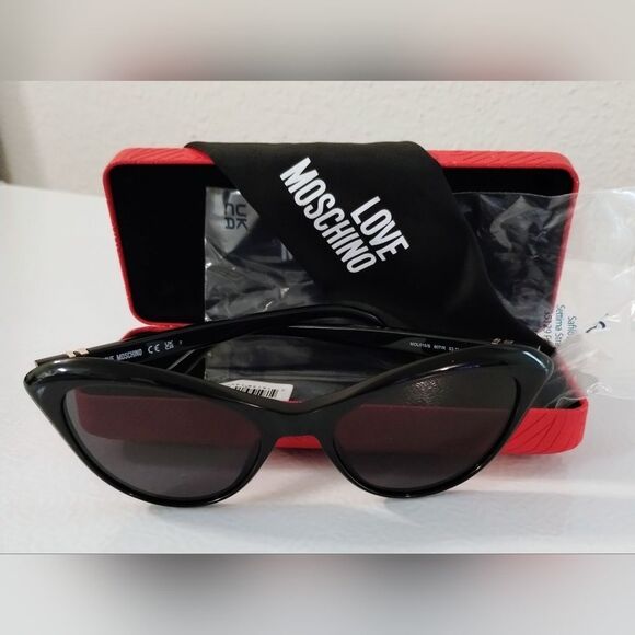 Love Moschino Black Sunglasses main image 6
